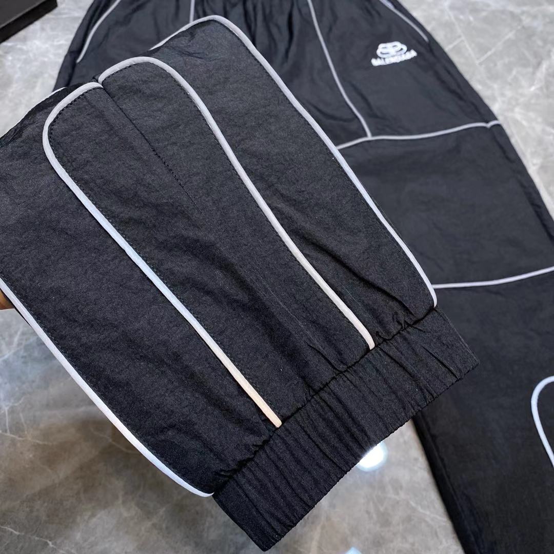 Balenciaga Pants Sporty B Tracksuit in Black