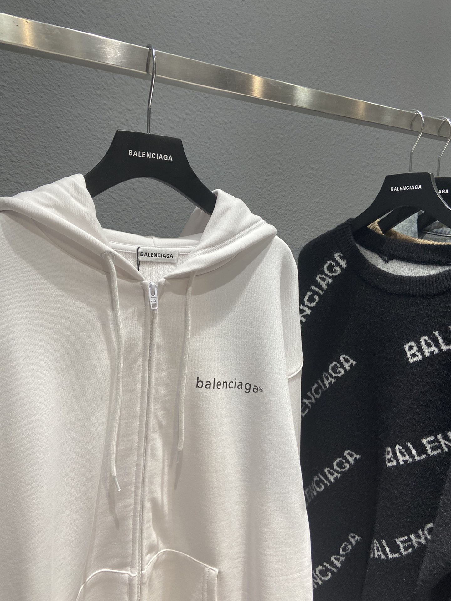 Balenciaga Hoodie Resorts Zip-up in White