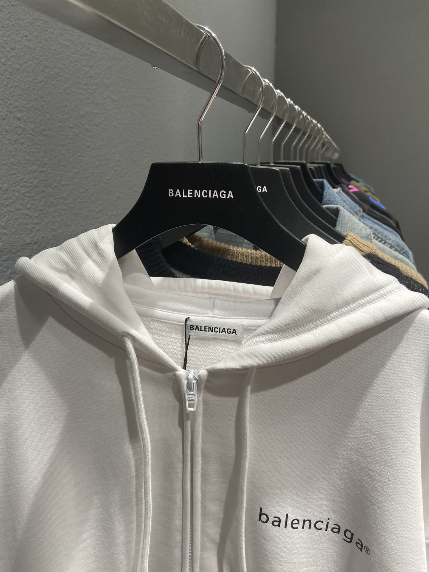 Balenciaga Hoodie Resorts Zip-up in White