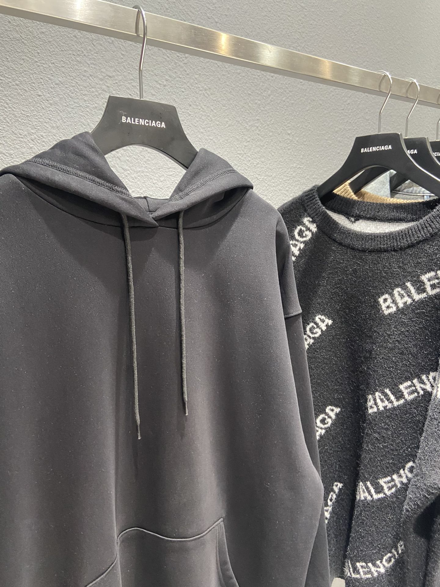 Balenciaga Hoodie Logo Medium Fit in Black