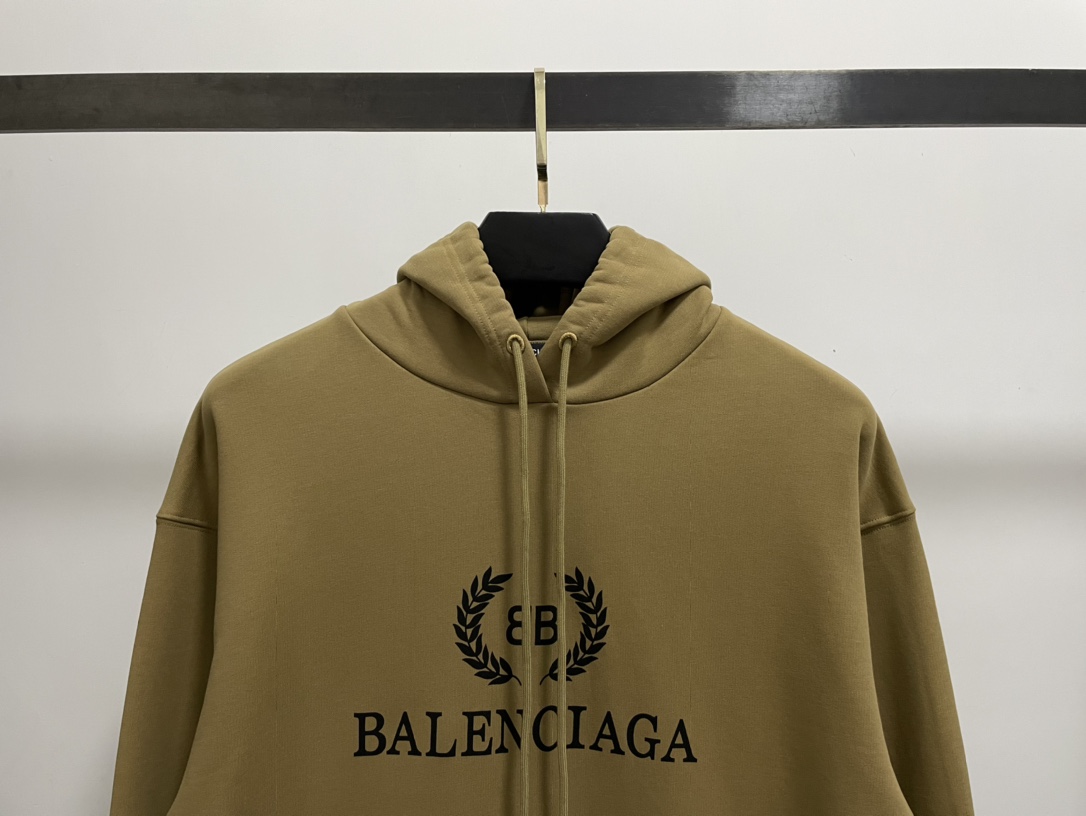 Balenciaga Hoodie BB Pixel Medium Fit in Brown