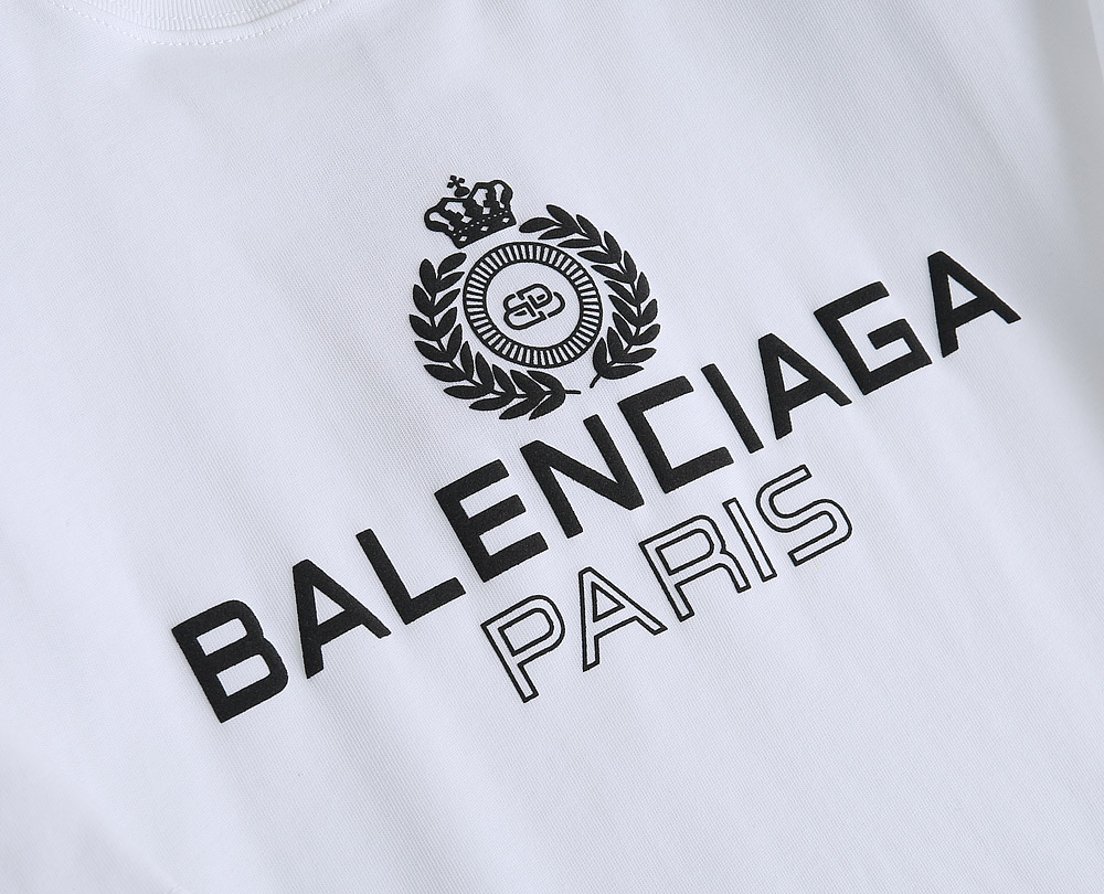 Balenciaga T-Shirt Paris Chest in White