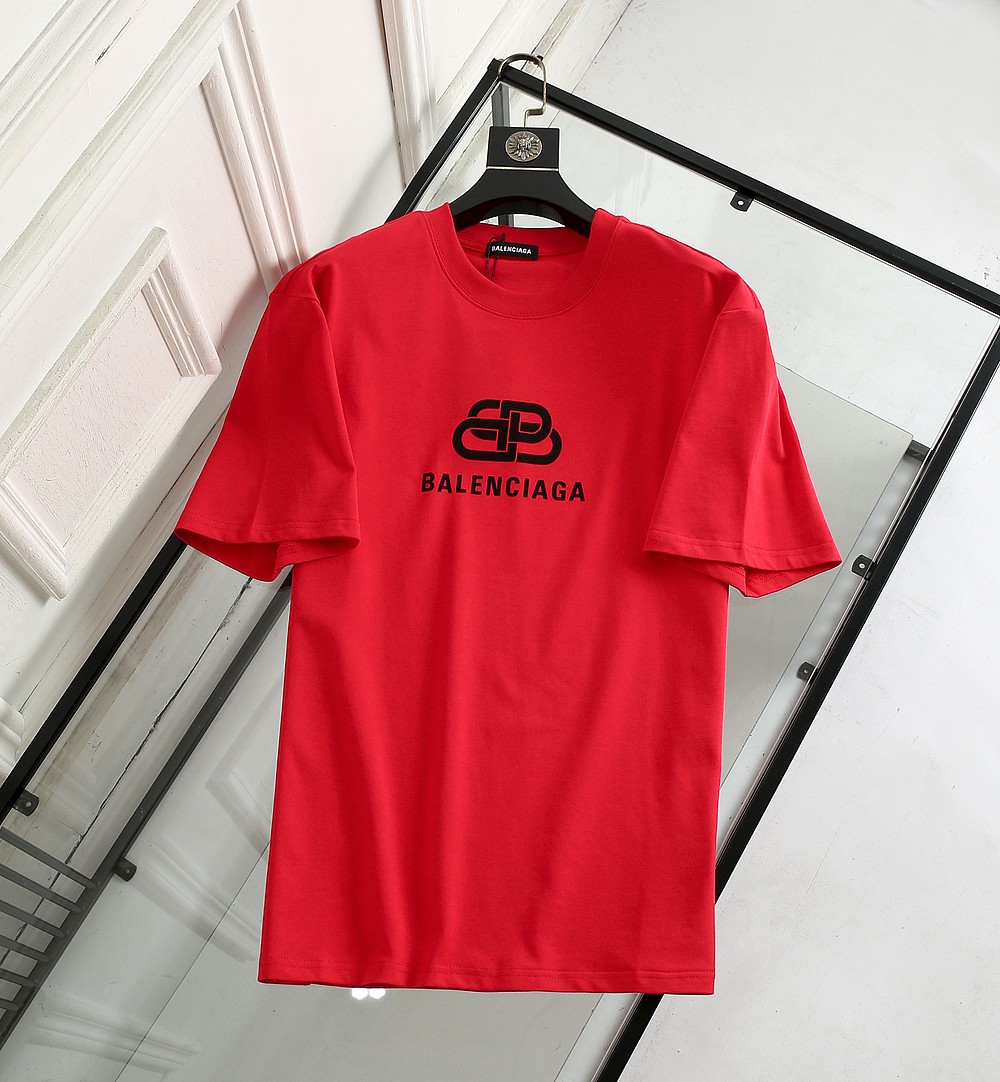 Balenciaga T-Shirt BB Chest in Red