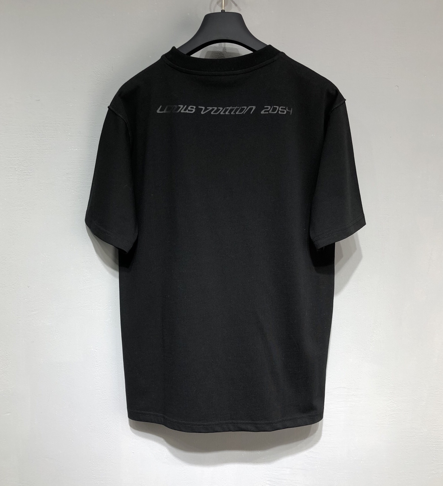 LV 2054  Tshirt