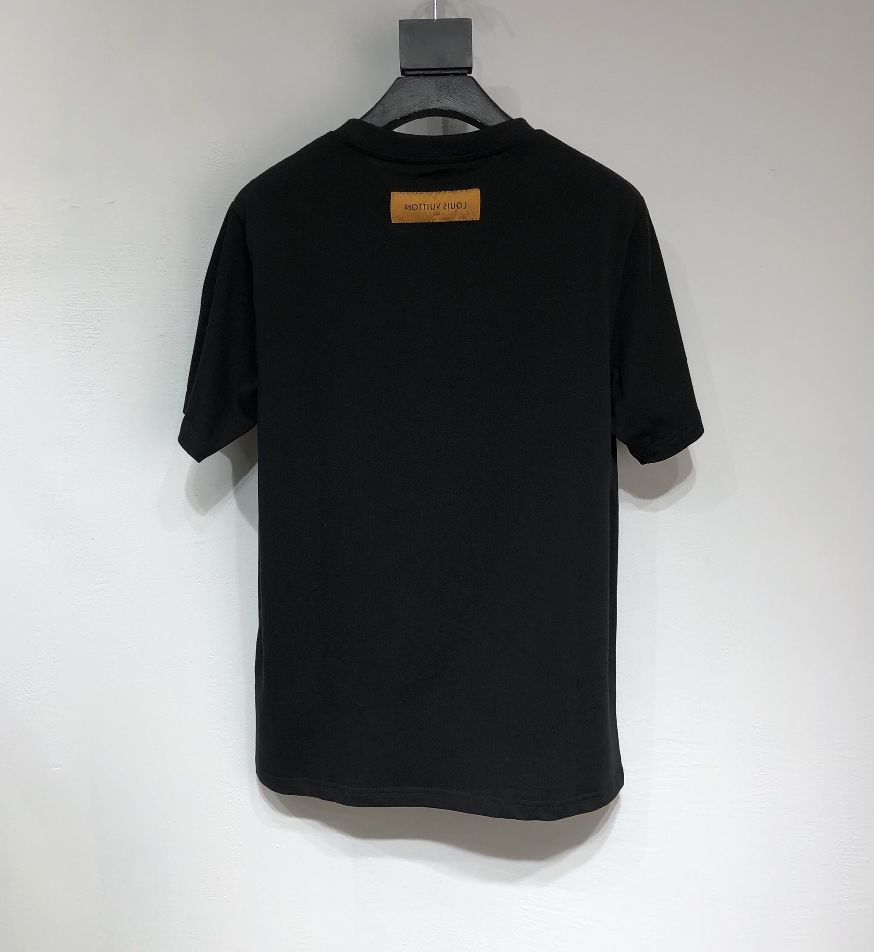 LV  2021 big V Tshirt