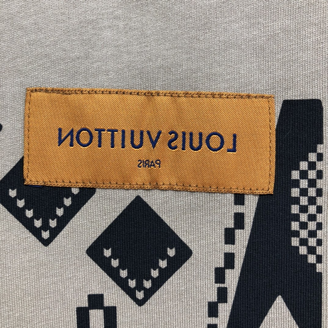 Louis Vuitton T-shirt Monogram Escale Printed