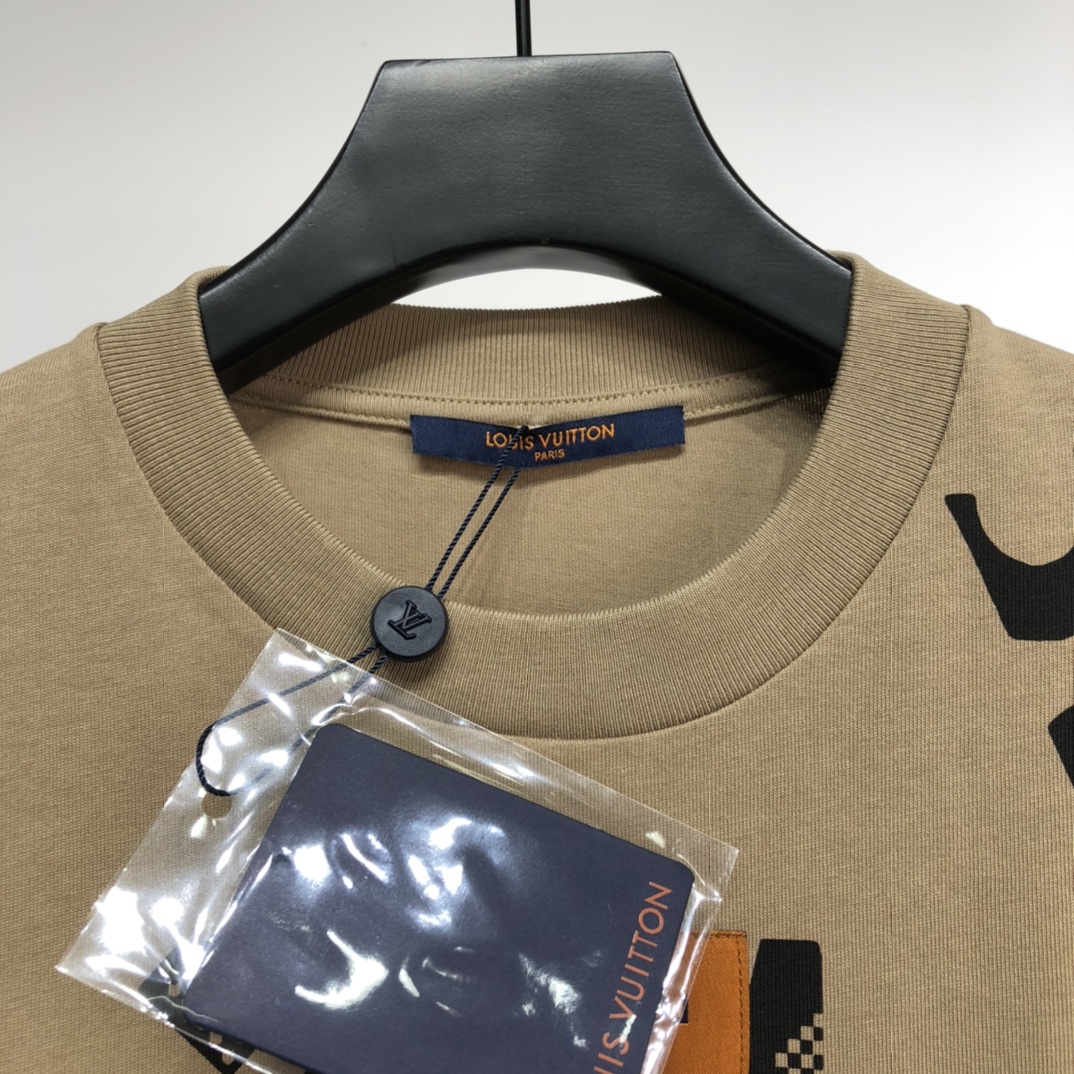 Louis Vuitton T-shirt Monogram Escale Printed