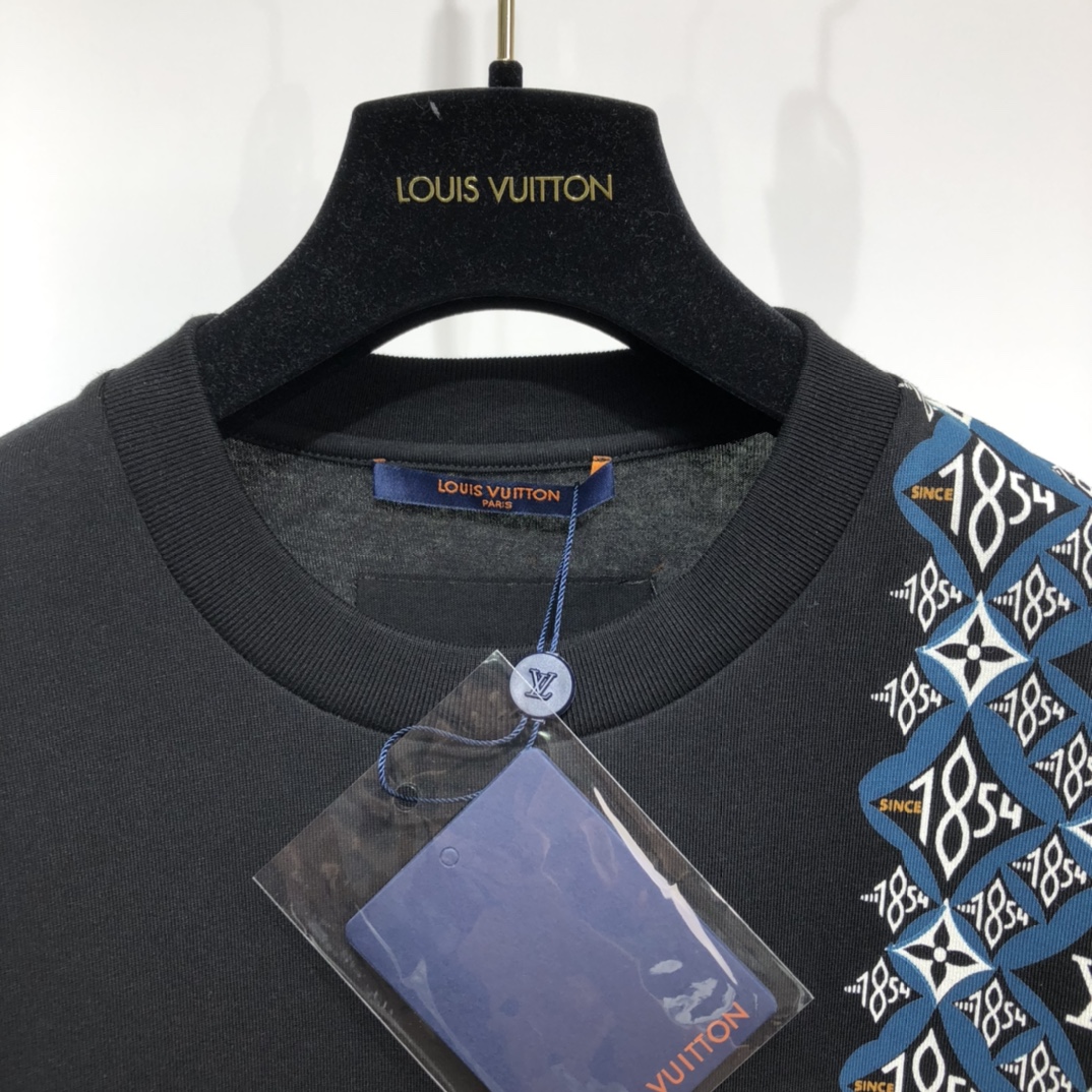 Louis Vuitton T-shirt Monogram Escale Printed