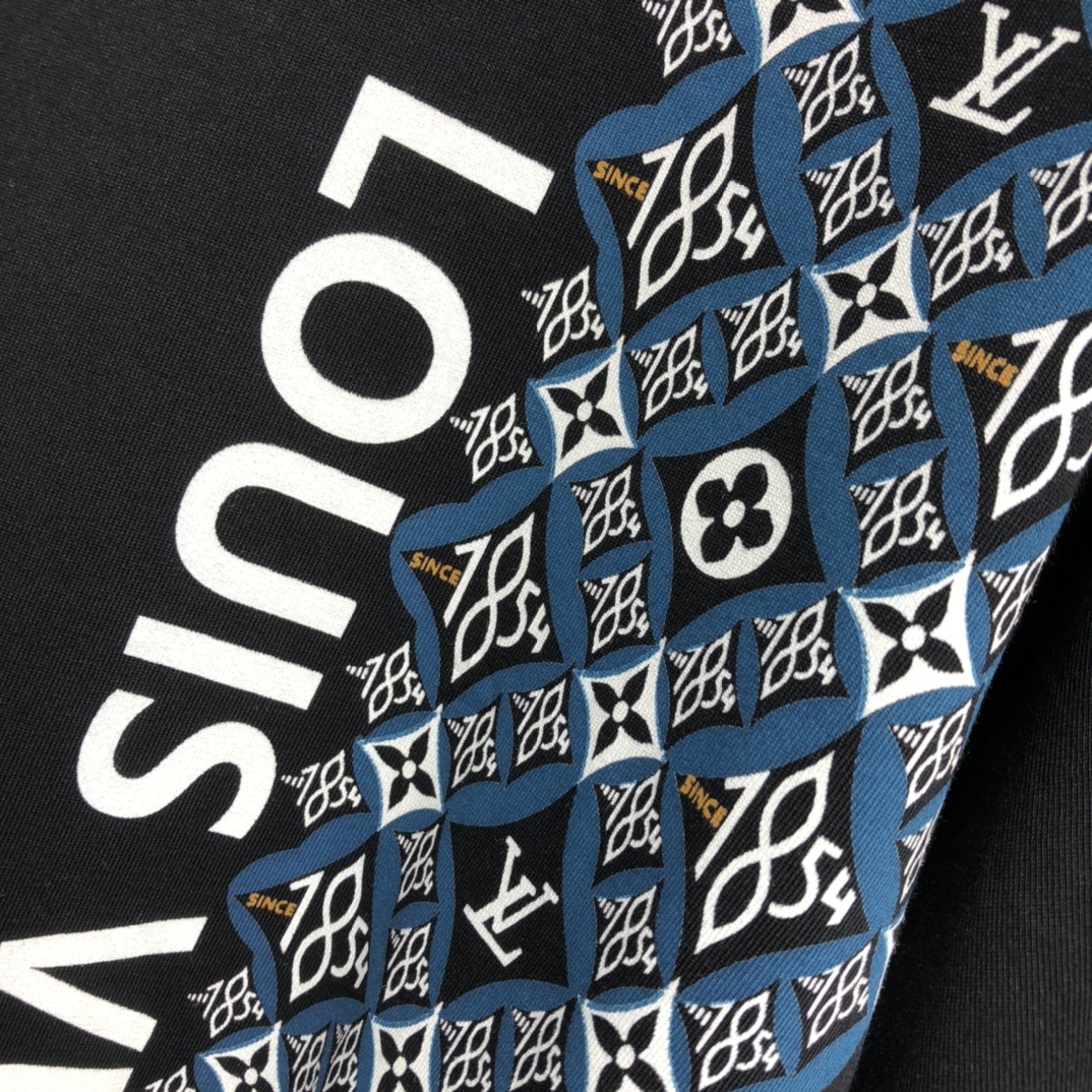 Louis Vuitton T-shirt Monogram Escale Printed