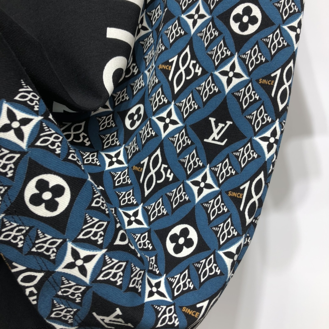 Louis Vuitton T-shirt Monogram Escale Printed