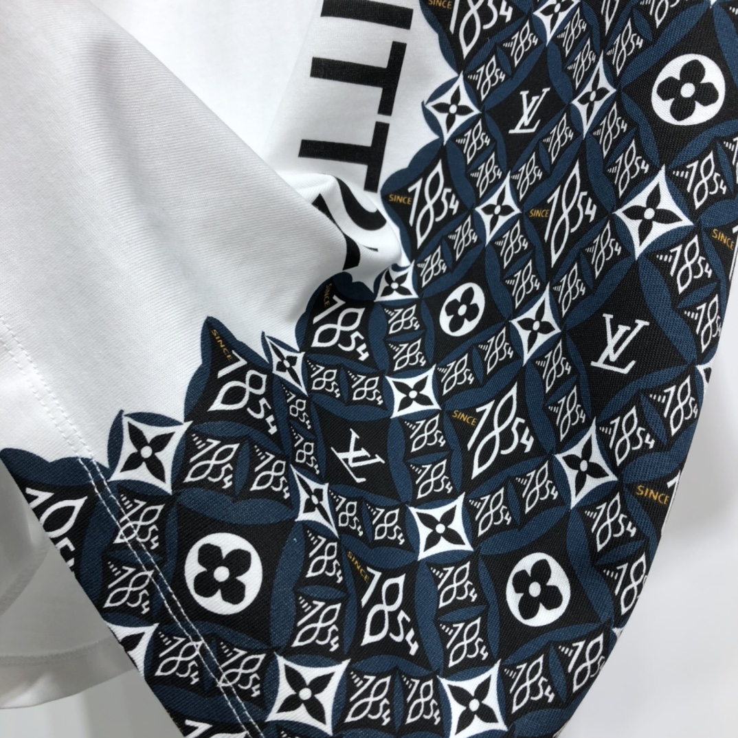 Louis Vuitton T-shirt Monogram Escale Printed