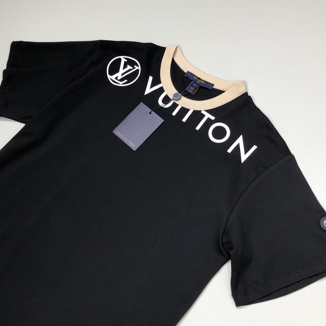 Louis Vuitton T-shirt Monogram Escale Printed