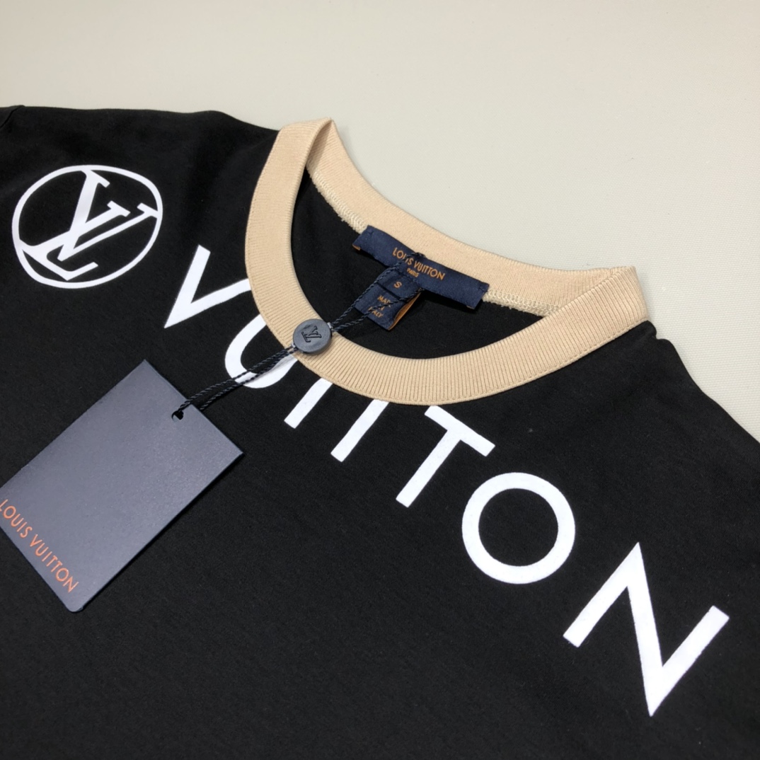 Louis Vuitton T-shirt Monogram Escale Printed