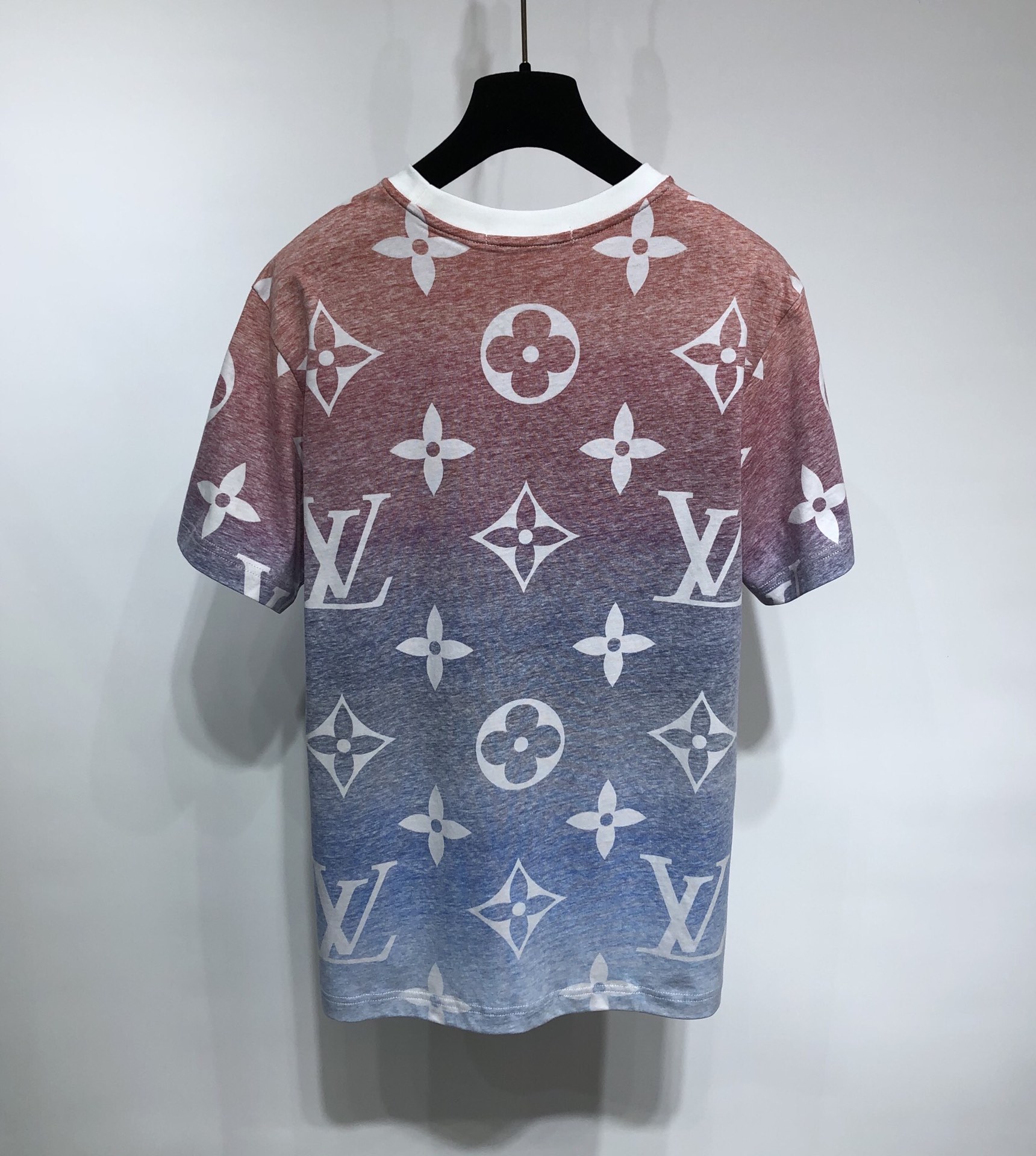 Louis Vuitton T-shirt Monogram Escale Printed