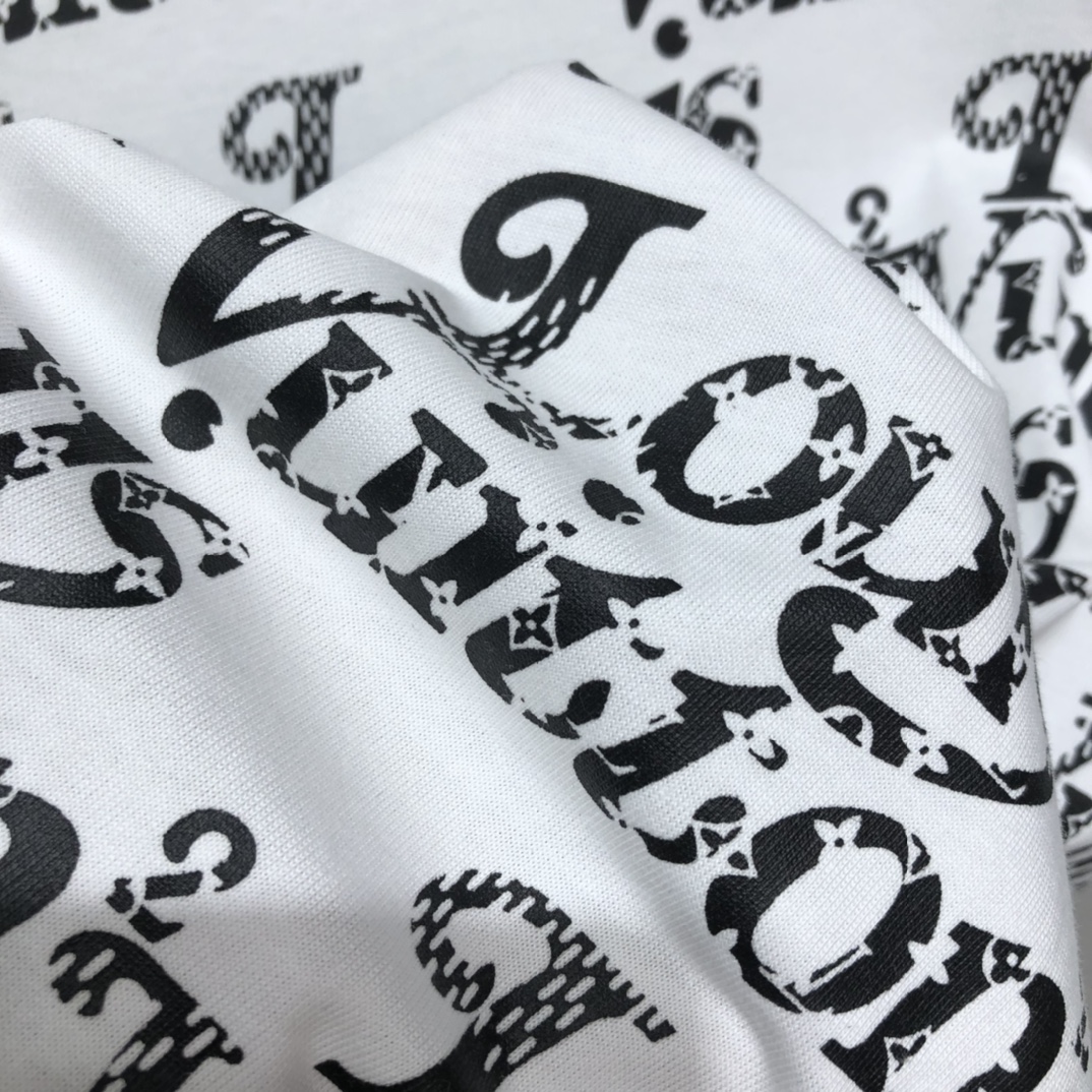 Louis Vuitton T-shirt Monogram Escale Printed