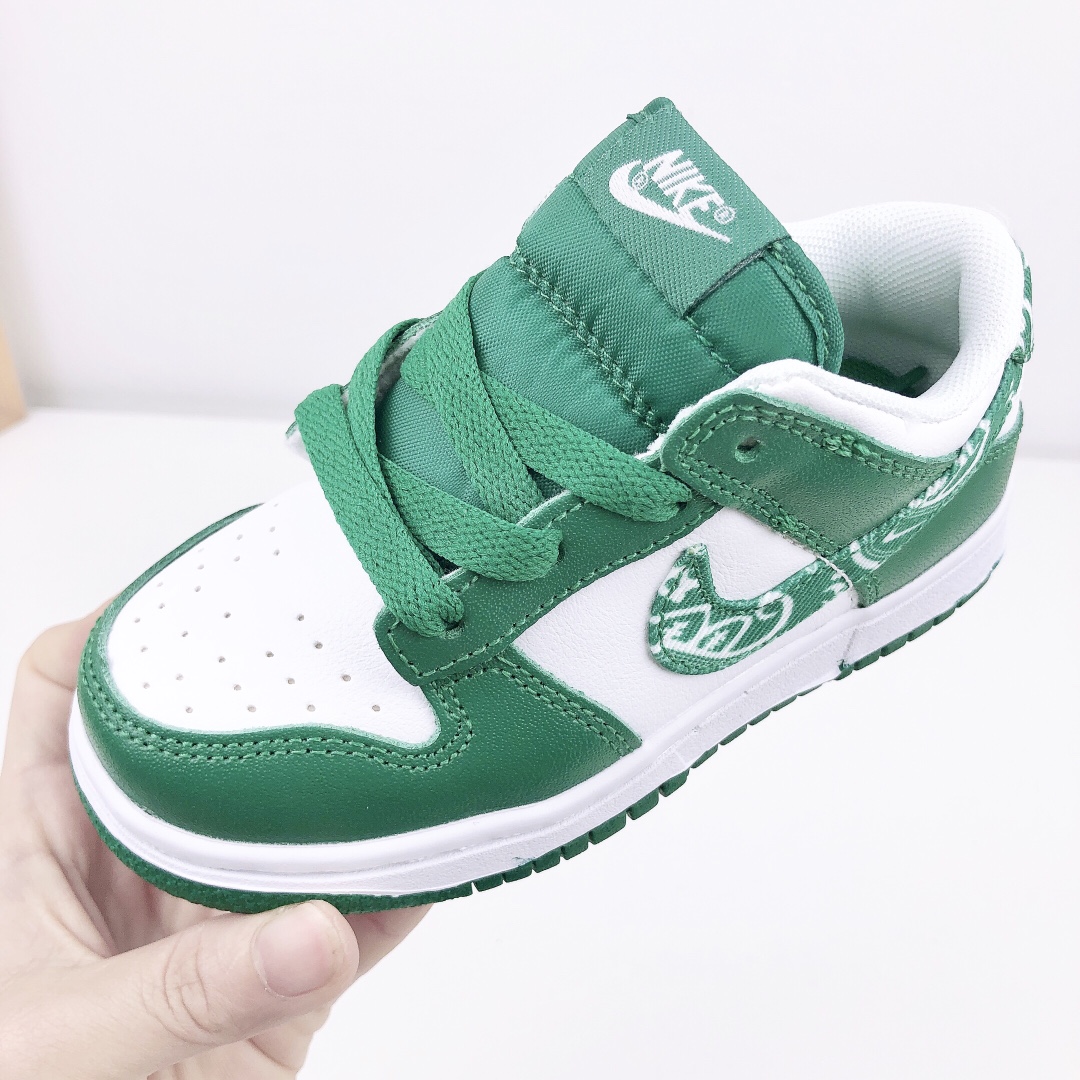 Nike SB Dunk Low 