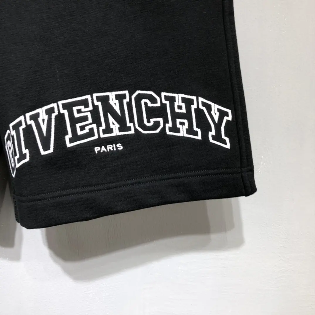 GIVENCHY 2022SS fashion shorts in black