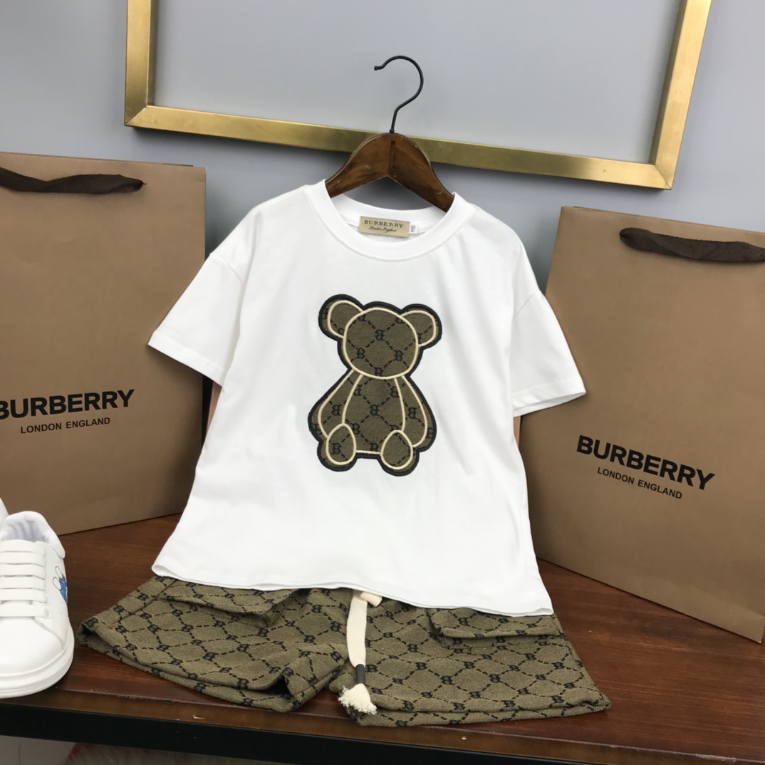 Burberry 2022 New T-Shirt and Shorts Set