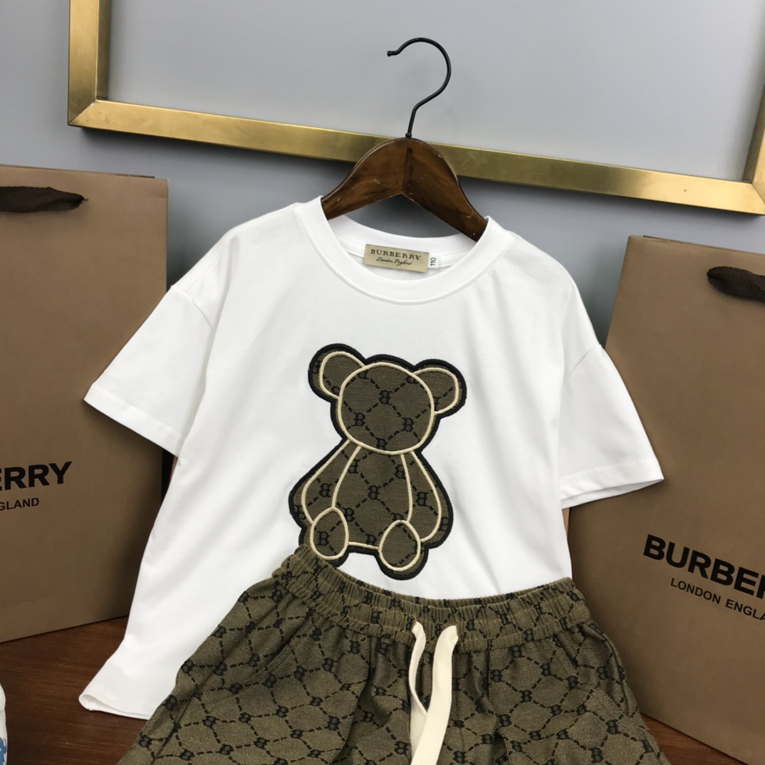 Burberry 2022 New T-Shirt and Shorts Set