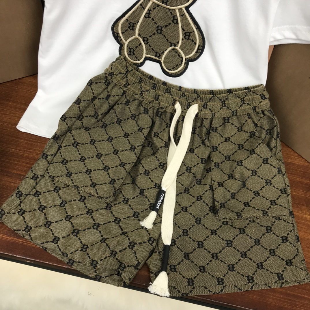 Burberry 2022 New T-Shirt and Shorts Set