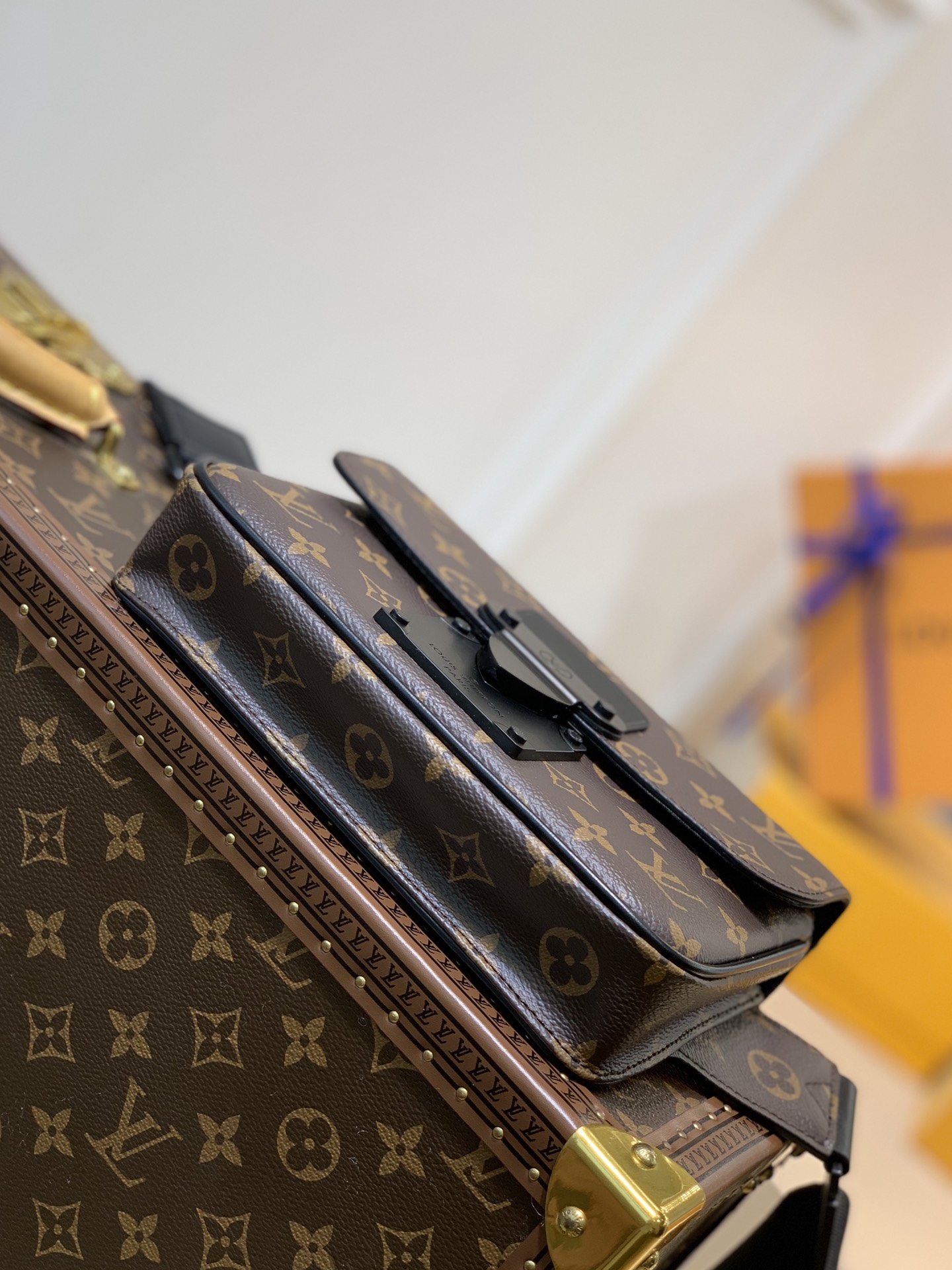 Louis Vuitton S Lock Sling Handbags 