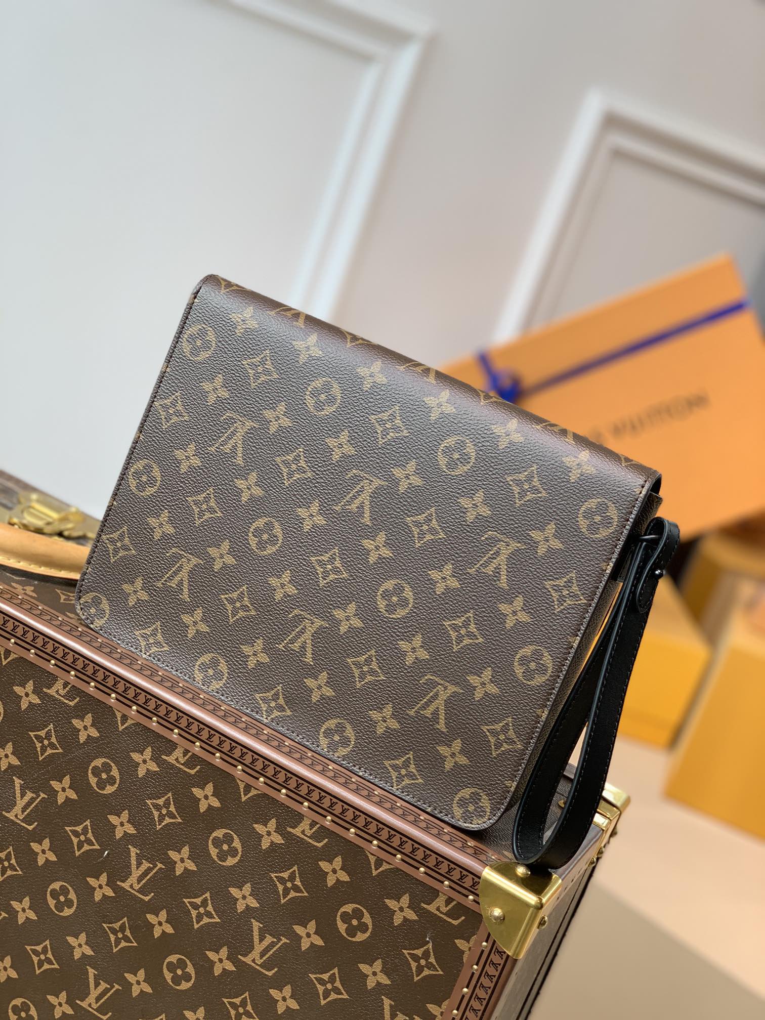 Louis Vuitton S Lock 4A Handbags 