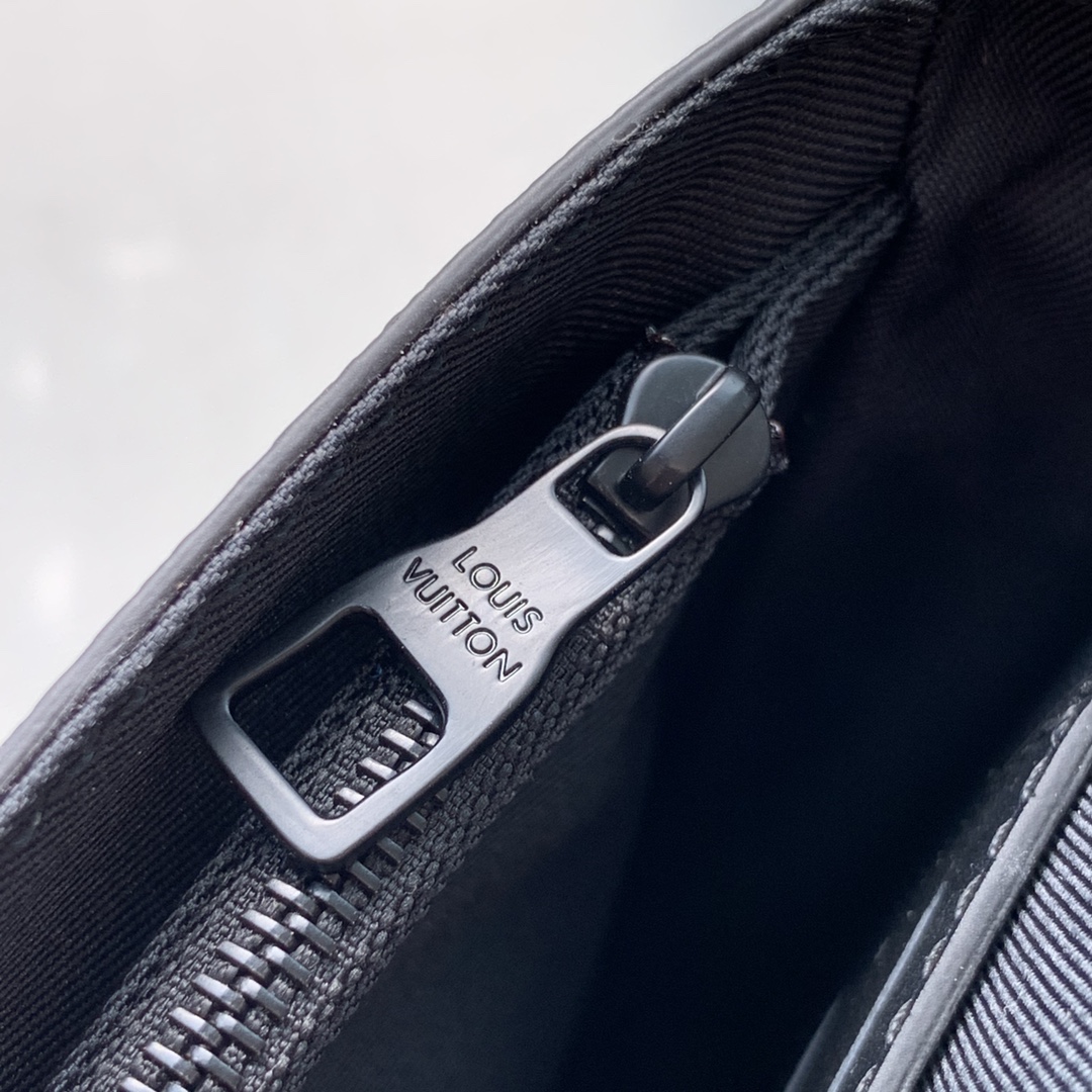 Louis Vuitton S Lock 4A Handbags 