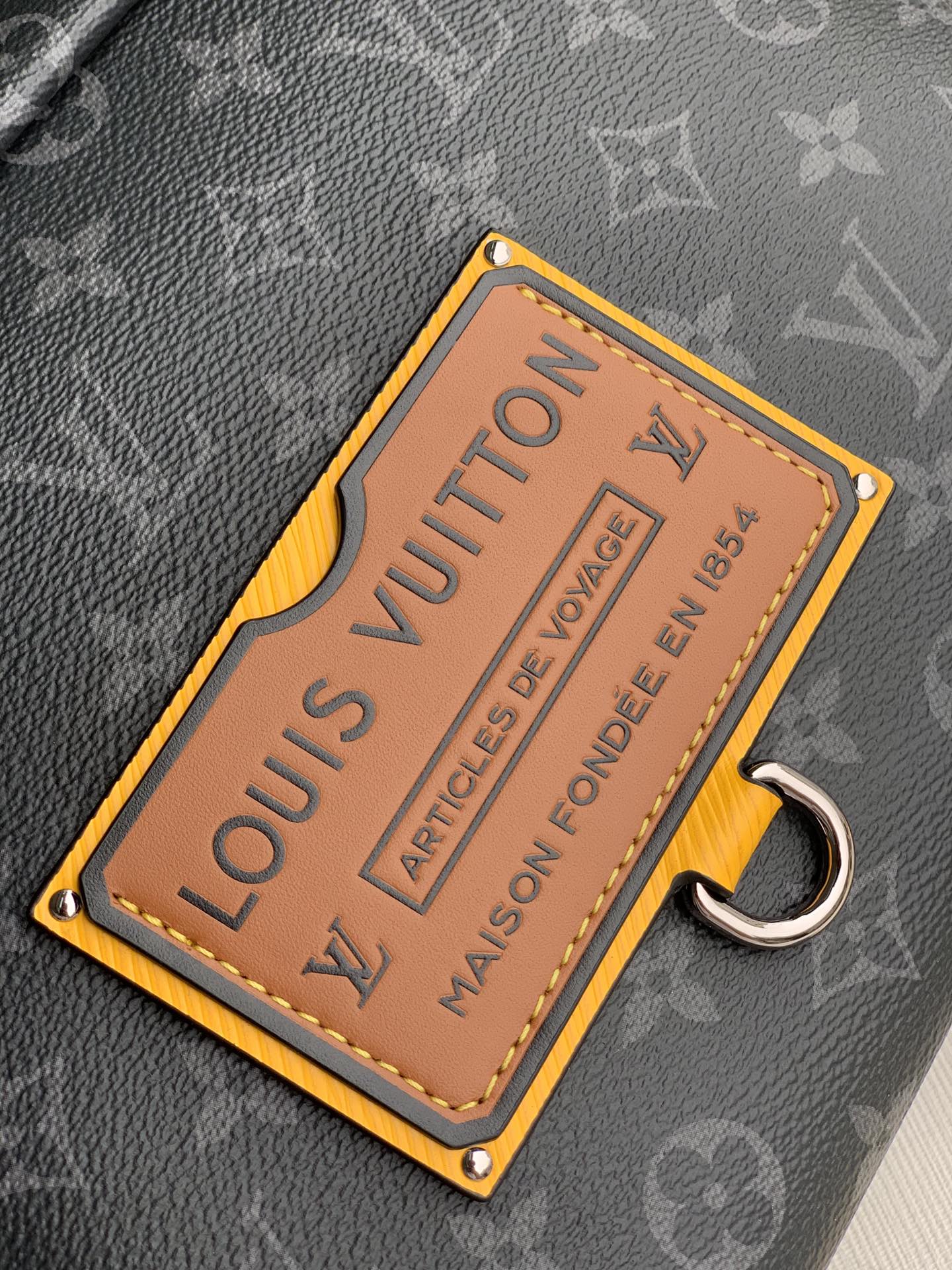 Louis Vuitton Magnetic Handbags 