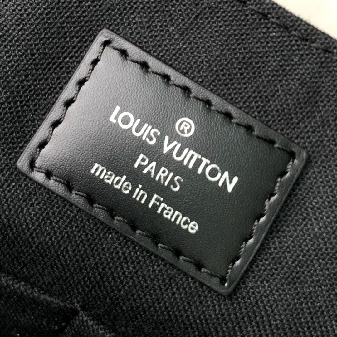 Louis Vuitton District Handbags 