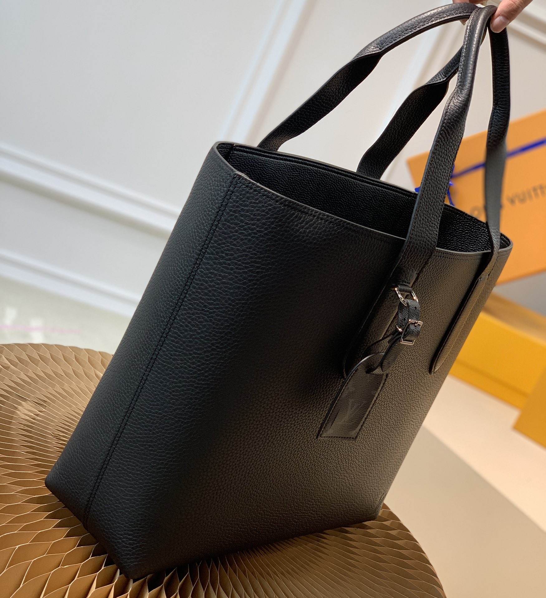 Louis Vuitton Cabas Voyage Handbags 