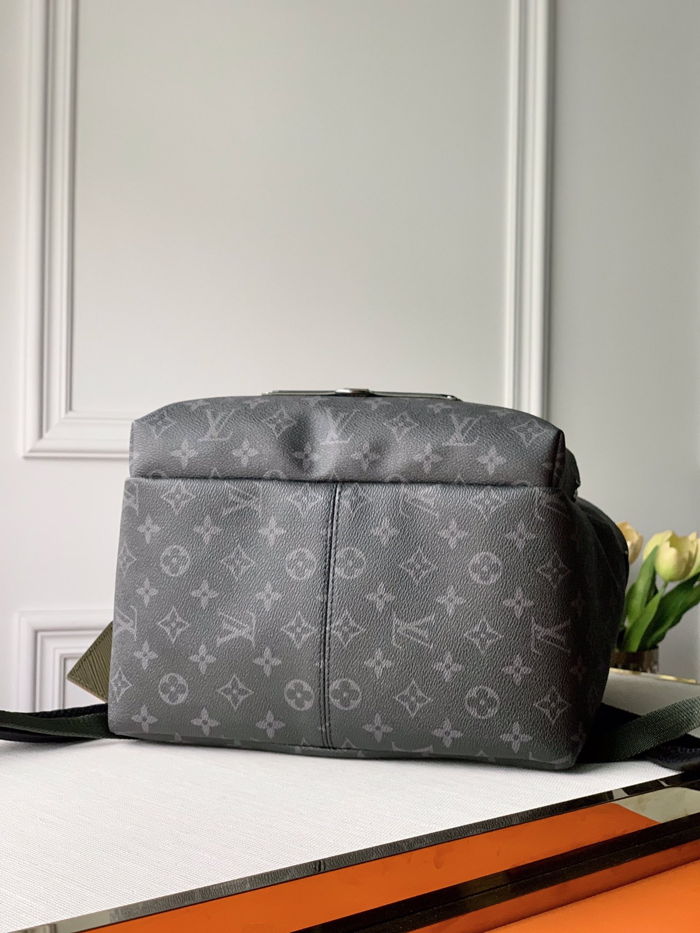 Louis Vuitton Apollo Handbags 