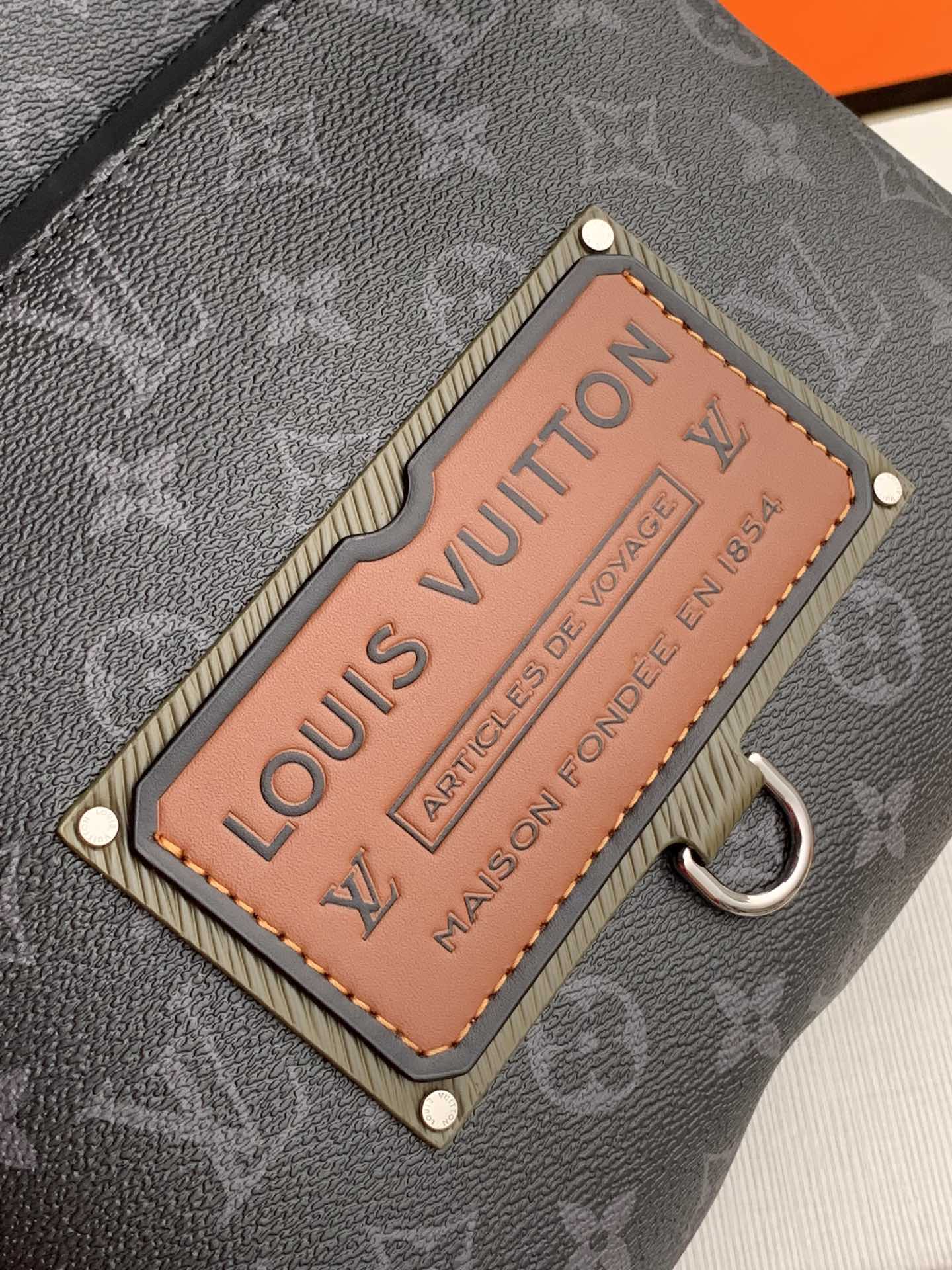 Louis Vuitton Apollo Handbags 