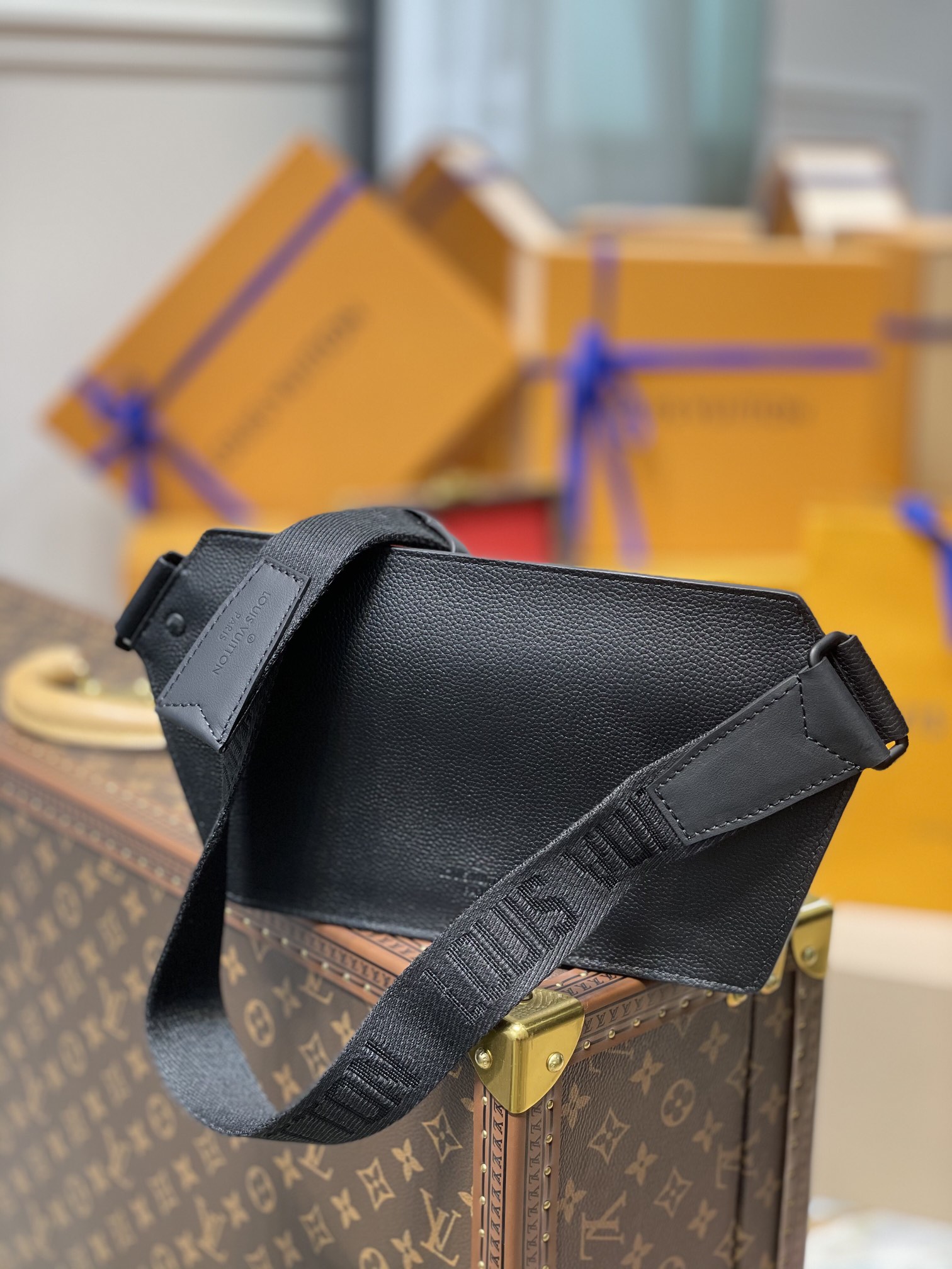 Louis Vuitton Aerogram Handbags 