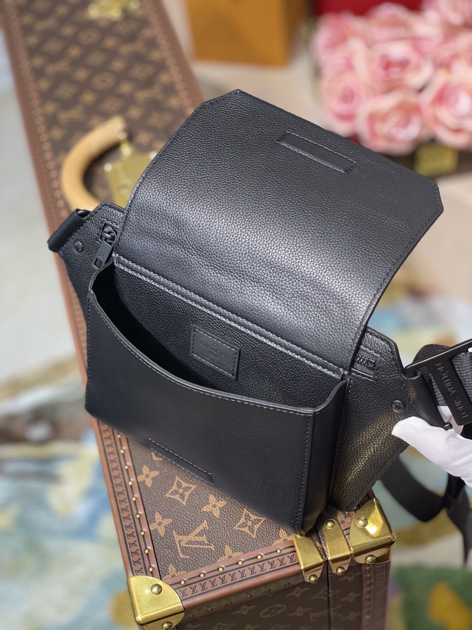 Louis Vuitton Aerogram Handbags 