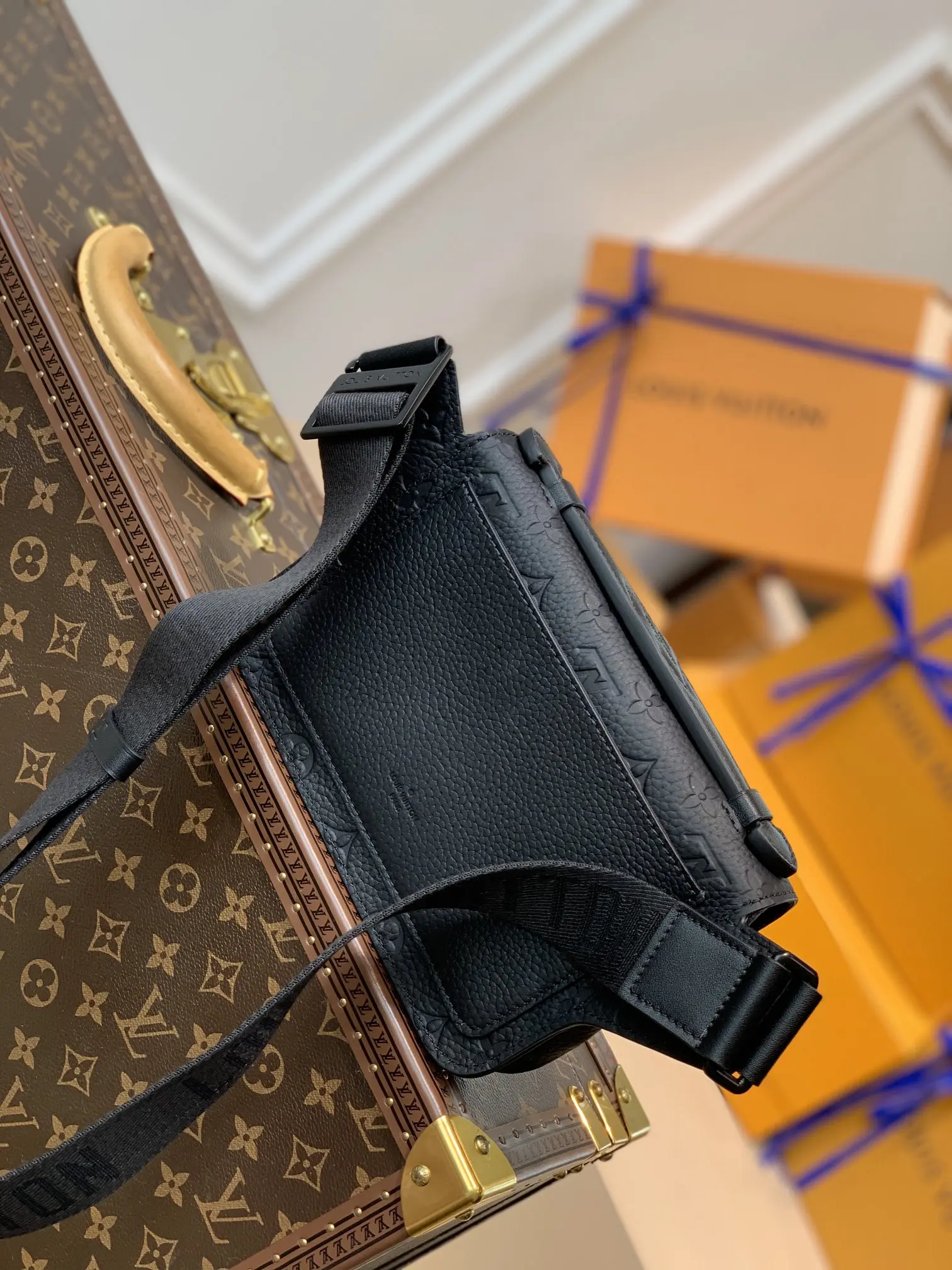 Louis Vuitton 2022 S Lock Sling Handbags M80587