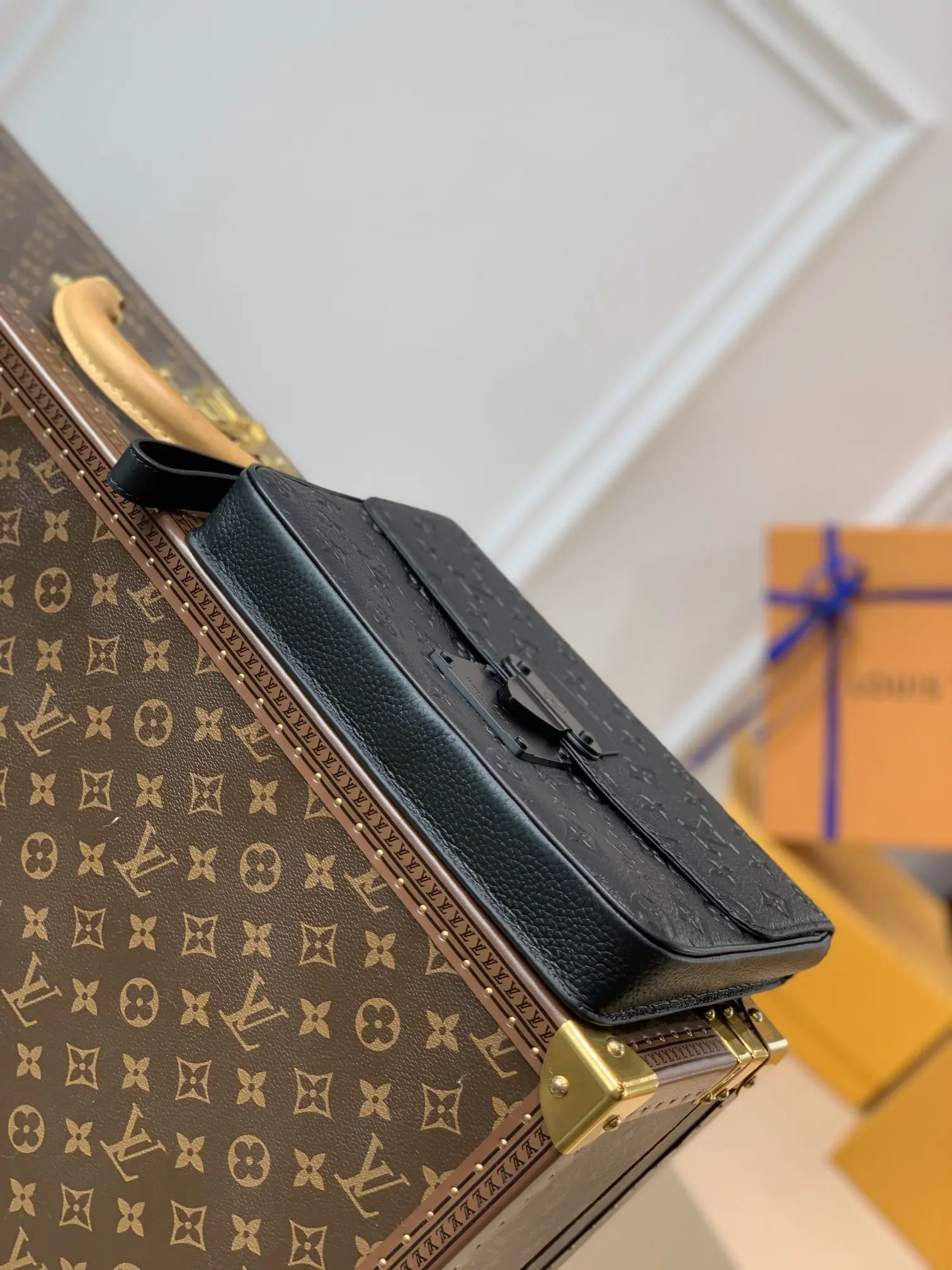 Louis Vuitton 2022 S Lock 4A Handbags M80560