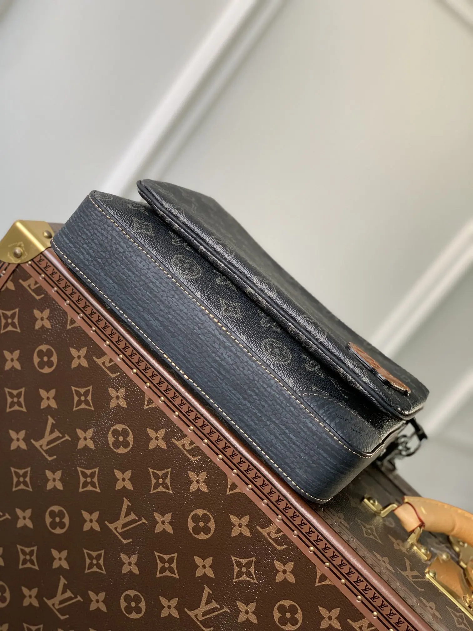 Louis Vuitton 2022 new sling bag