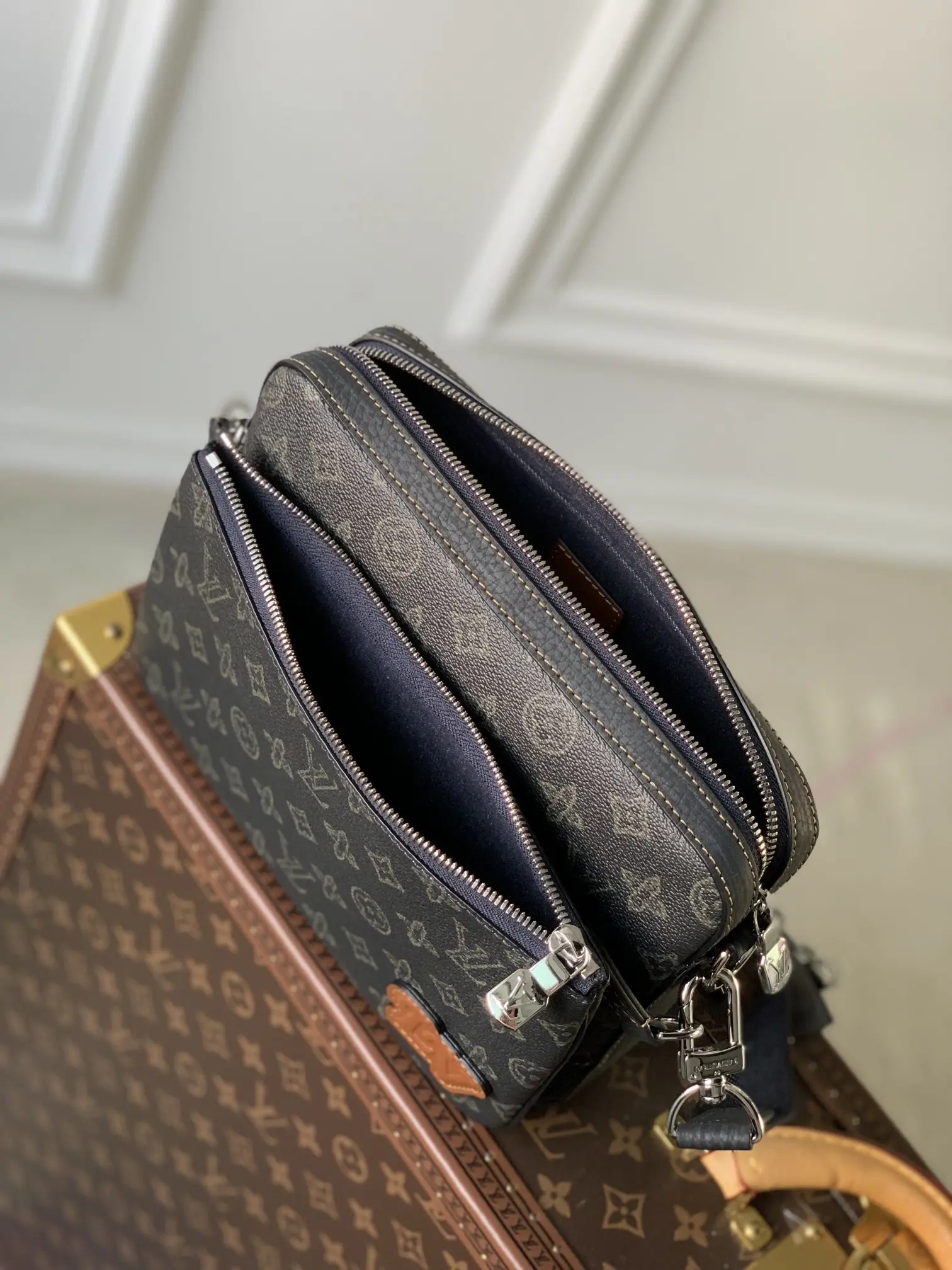 Louis Vuitton 2022 new sling bag