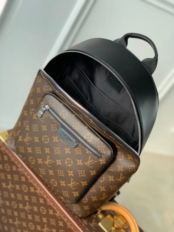 Louis Vuitton 2022 new sling bag