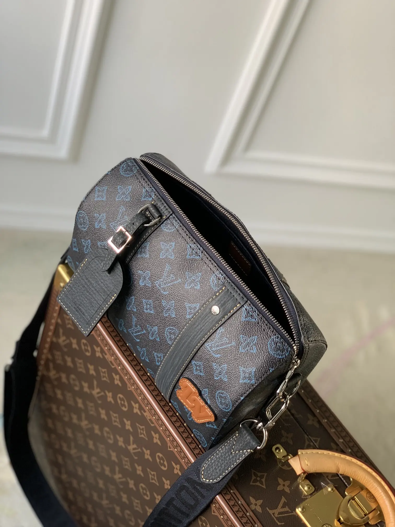 Louis Vuitton 2022 new sling bag