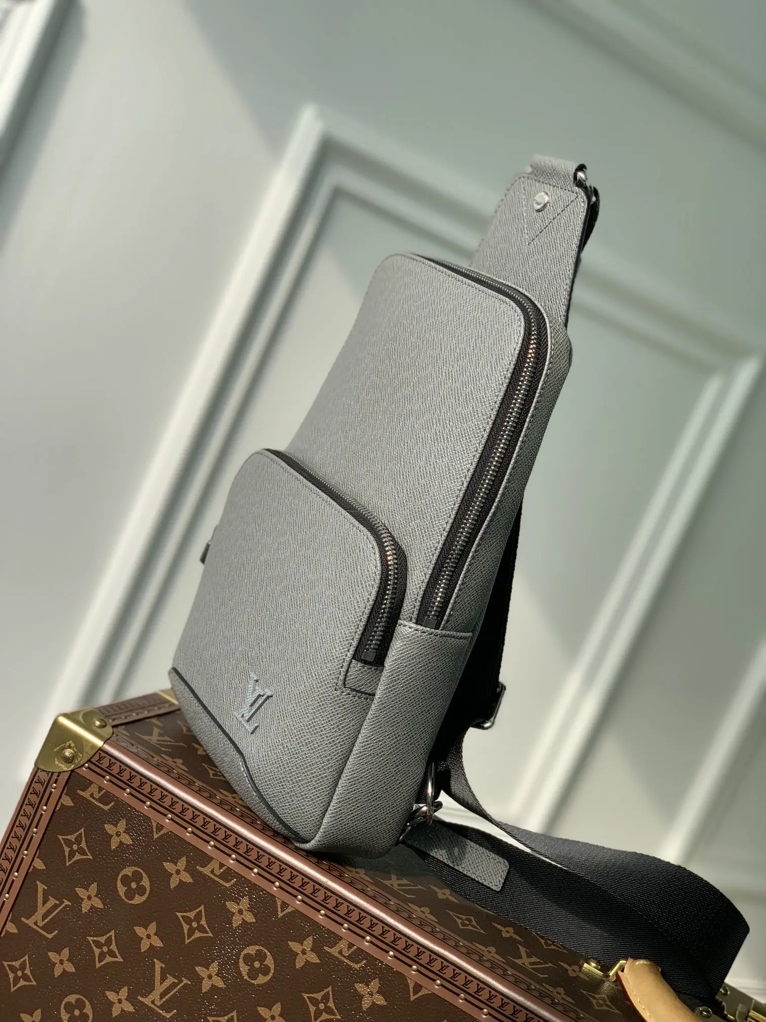 Louis Vuitton 2022 new messenger bag