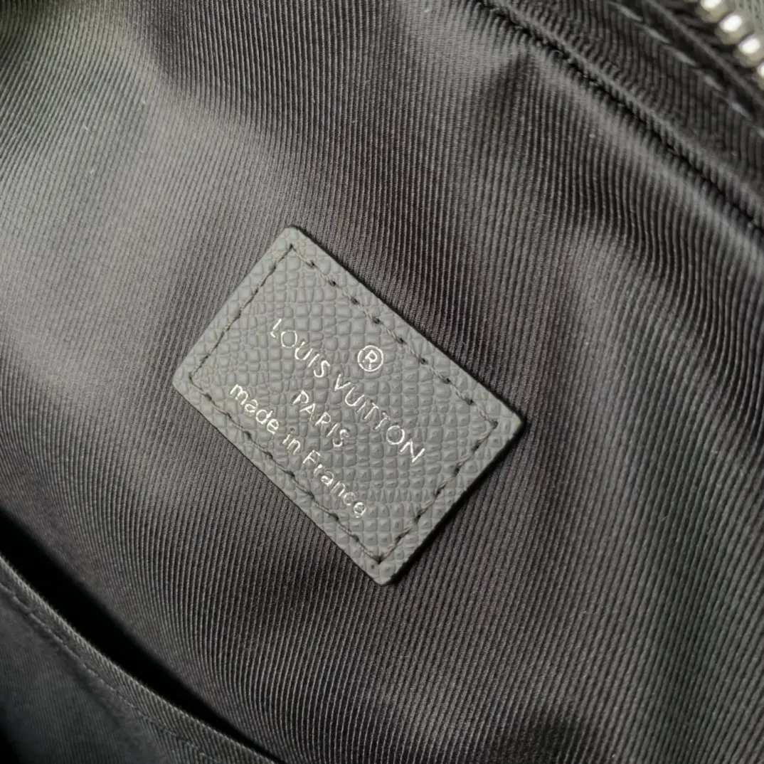 Louis Vuitton 2022 new messenger bag