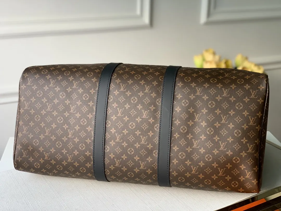 Louis Vuitton 2022 new fashion Duffle Bags M56855