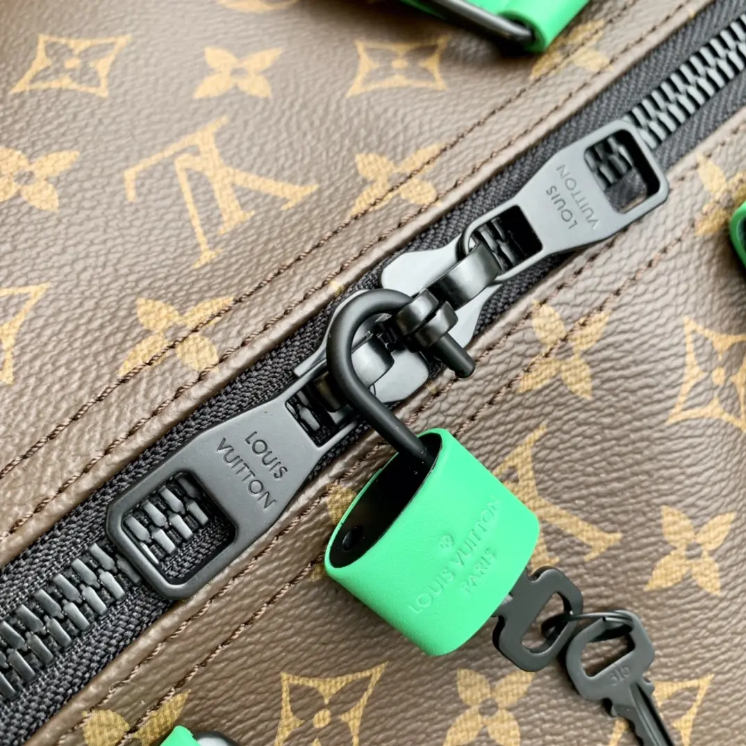Louis Vuitton 2022 new fashion Duffle Bags M46259