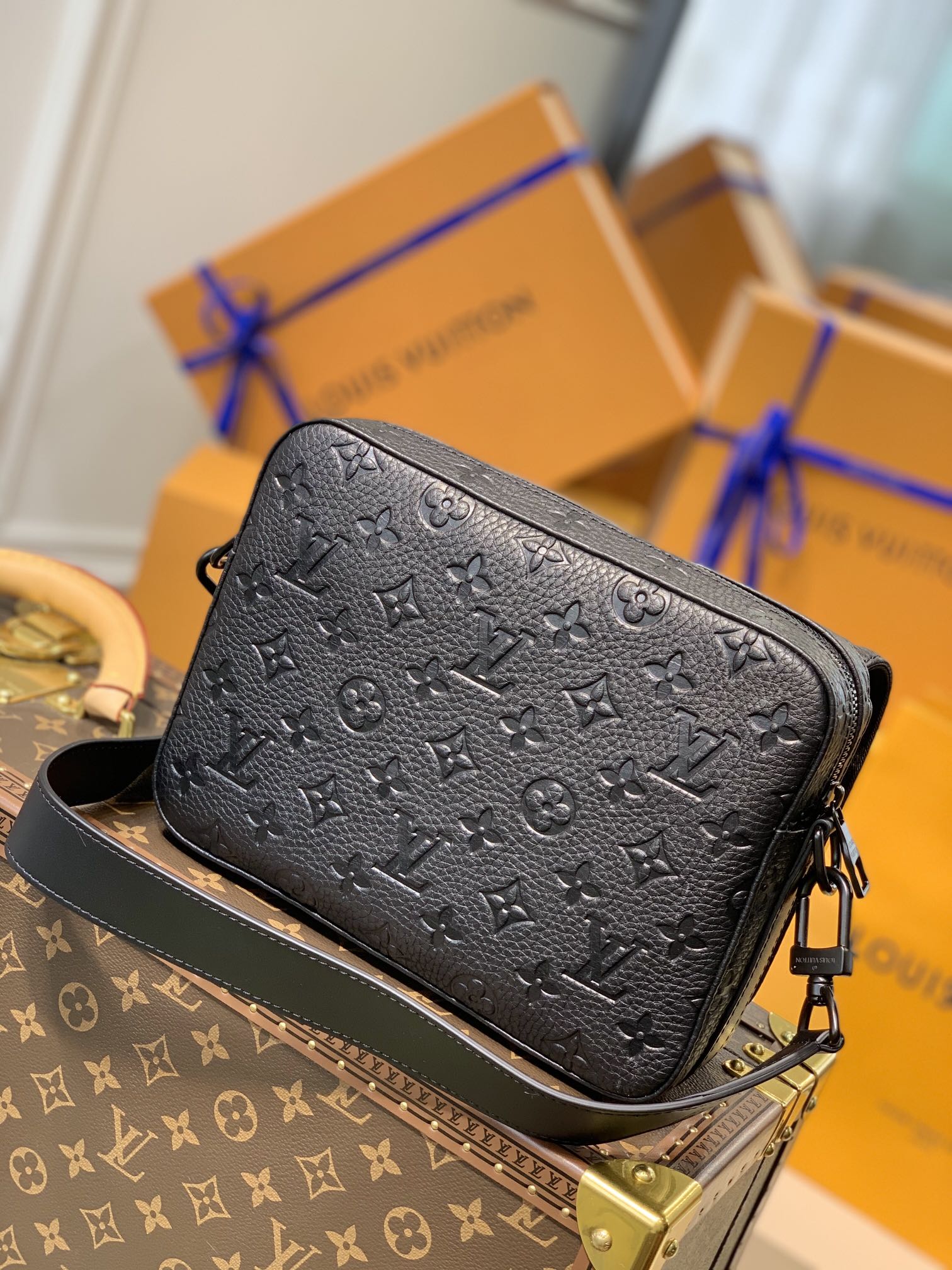 Louis Vuitton  Steamer Handbags 